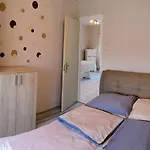 度假居 Nika Nyaralo Jakuzzival