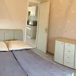 Nika Nyaralo Jakuzzival 巴拉顿凯赖斯图尔
