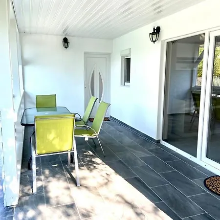 Nika Nyaralo Jakuzzival Holiday home Balatonkeresztur